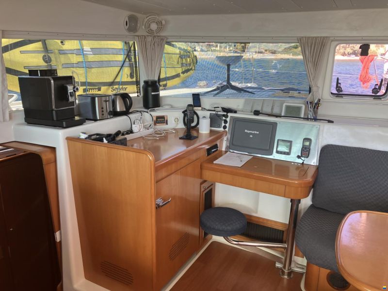 Lagoon 420 Owner's Version