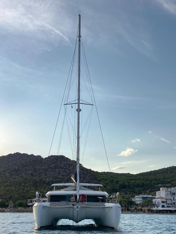 Lagoon 420 Owner's Version