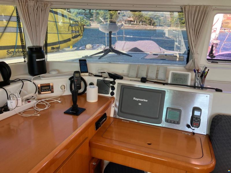 Lagoon 420 Owner's Version