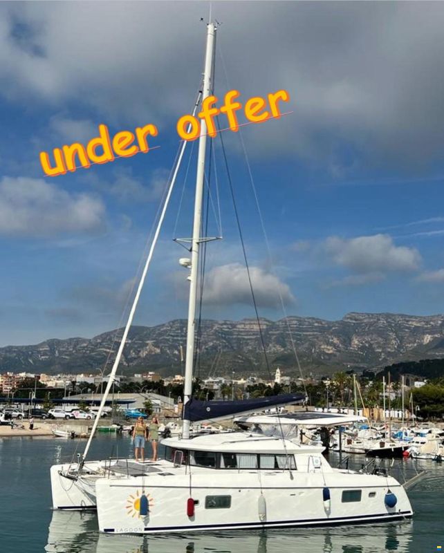 Lagoon 420 Owner's Version