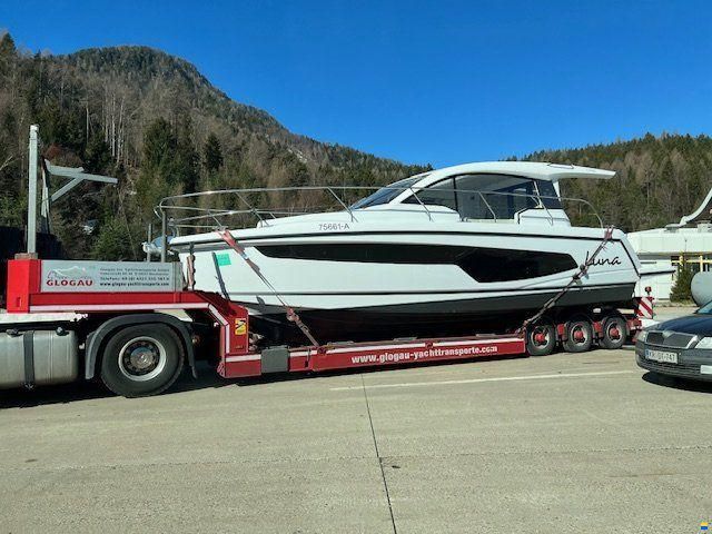Sealine C 335