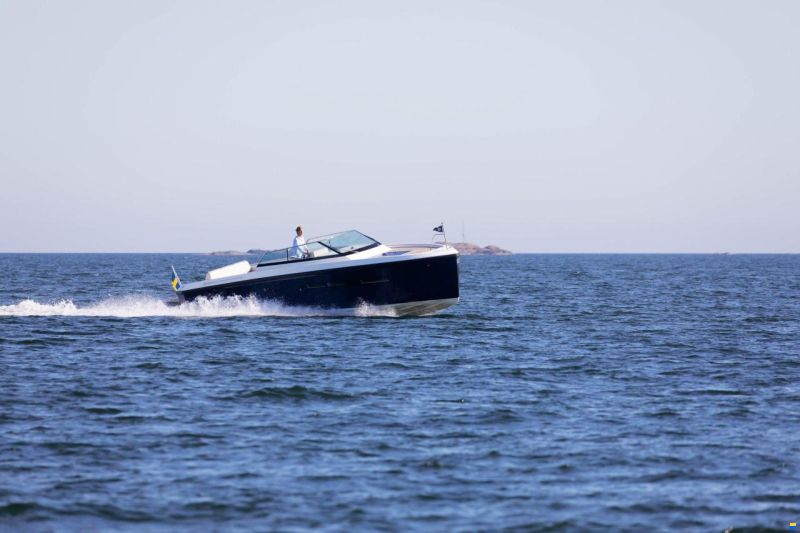 Delta Powerboats 33 open