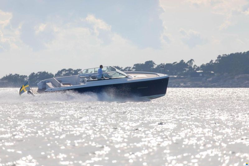 Delta Powerboats 33 open