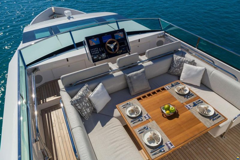 Delta Powerboats 88 carbon