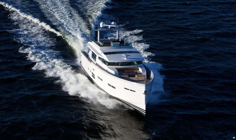Delta Powerboats 88 carbon