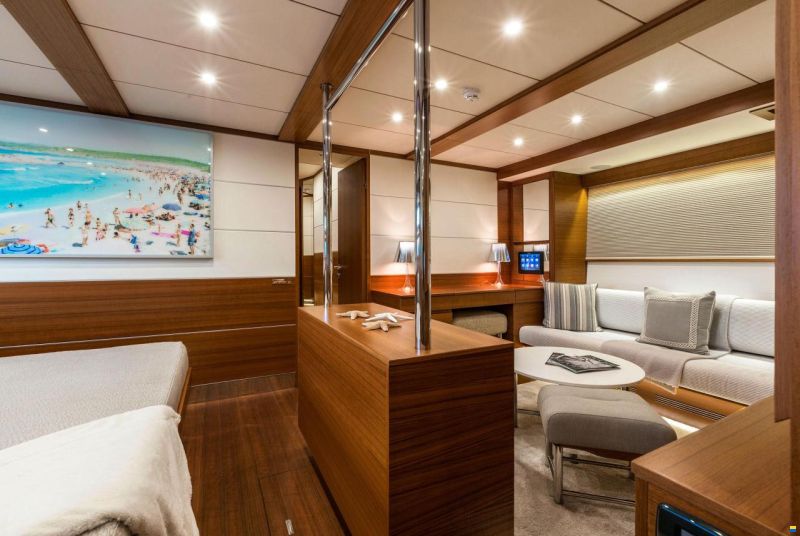Delta Powerboats 88 carbon