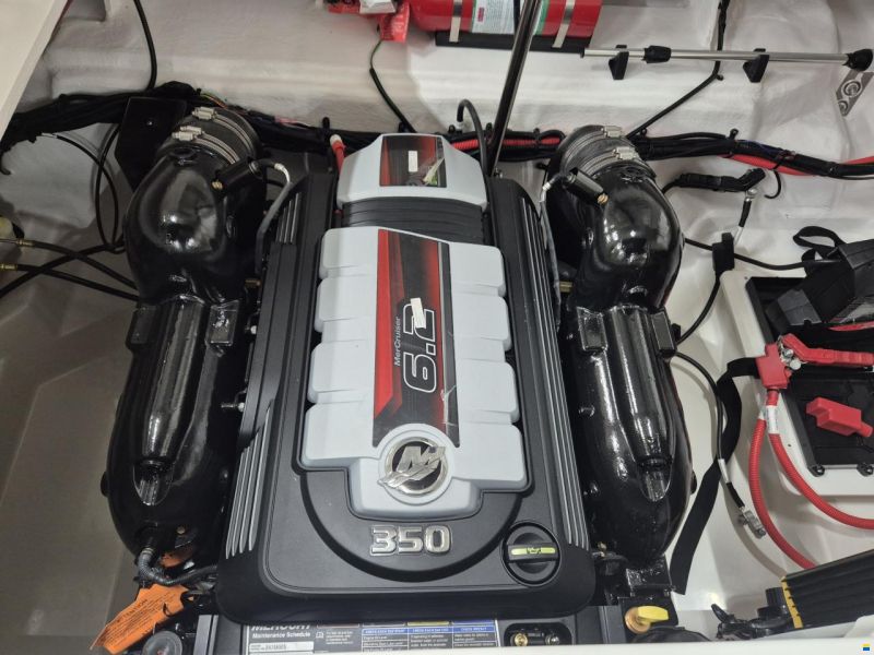 Sea Ray SLX 250 Europe