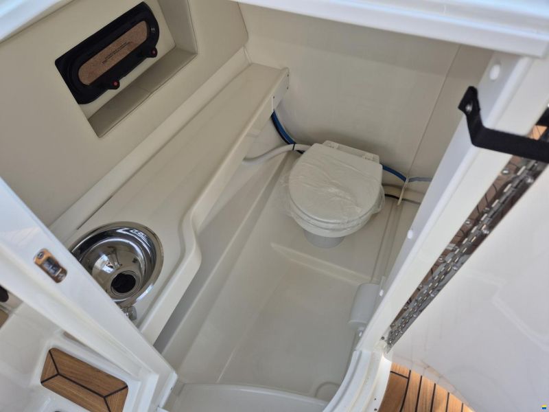 Sea Ray SLX 250 Europe