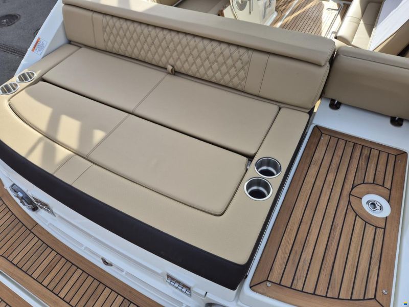 Sea Ray SLX 250 Europe