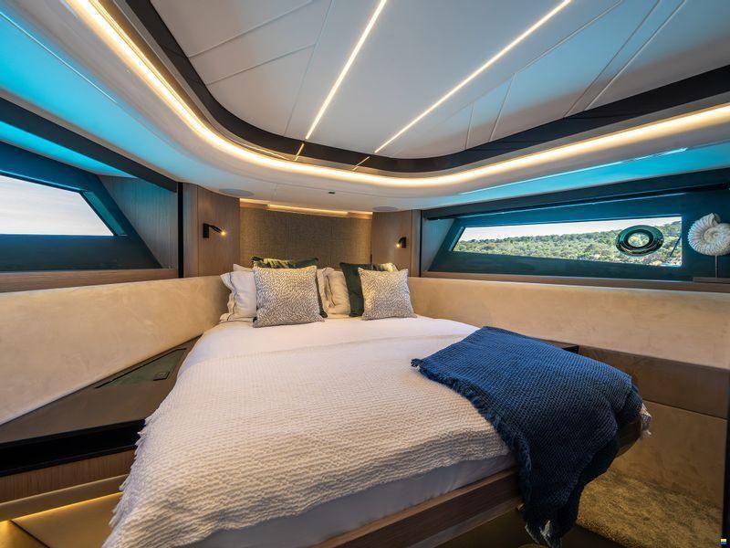 Sunseeker Superhawk 55