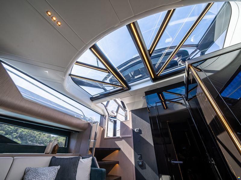 Sunseeker Superhawk 55