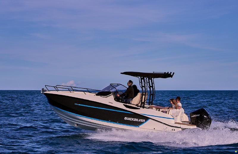 Quicksilver 805 Open/Mercury 250 avec place possible