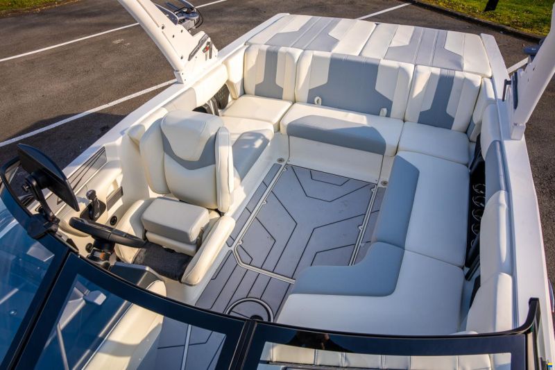 Malibu Wakesetter 21LX