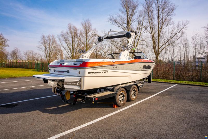 Malibu Wakesetter 21LX