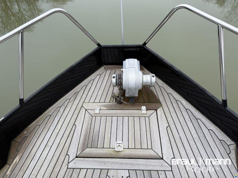 Linssen Motoryacht /Stahverdränger. classic stur