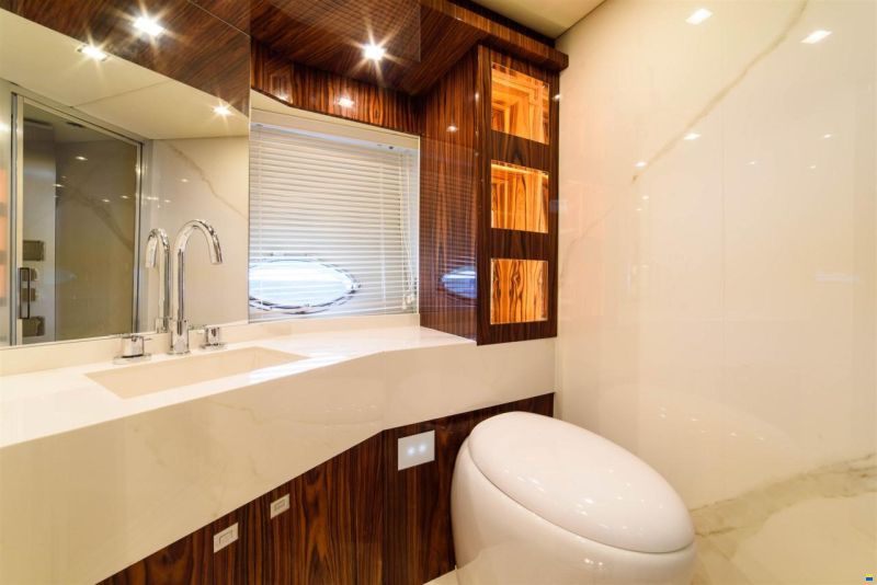 Sunseeker Predator 68