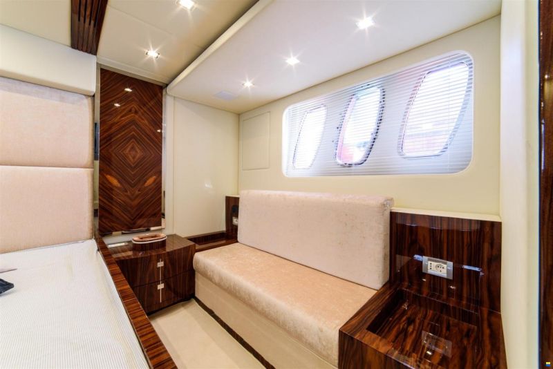 Sunseeker Predator 68