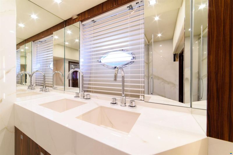 Sunseeker Predator 68