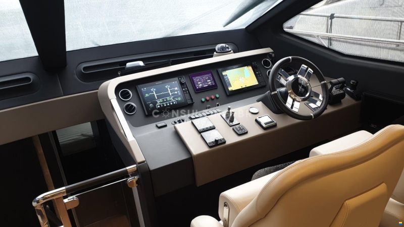 Azimut 66 Fly