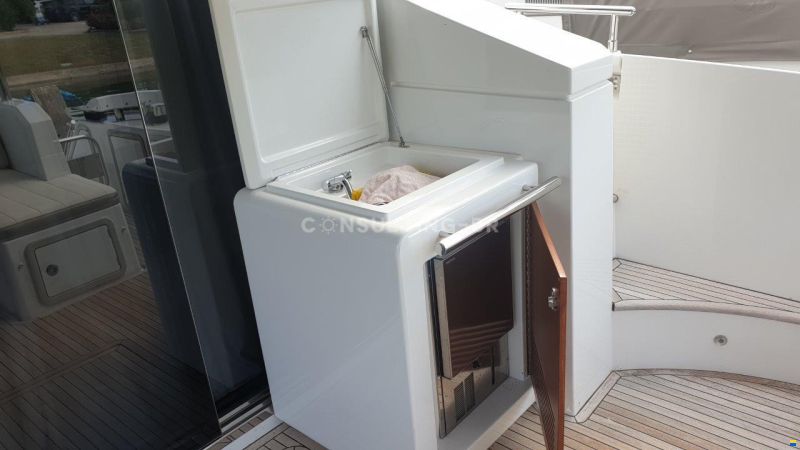 Azimut 66 Fly
