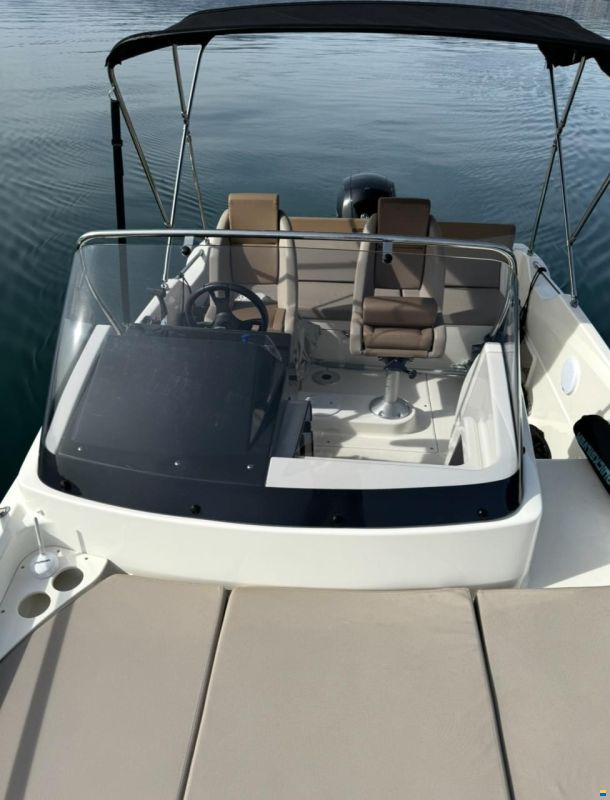 Quicksilver 605 Sundeck