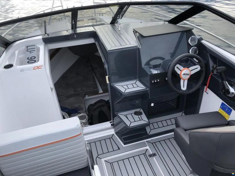 Bella 640 Daycruiser