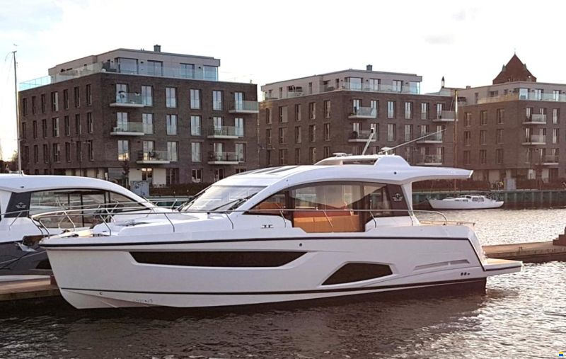 Sealine C430