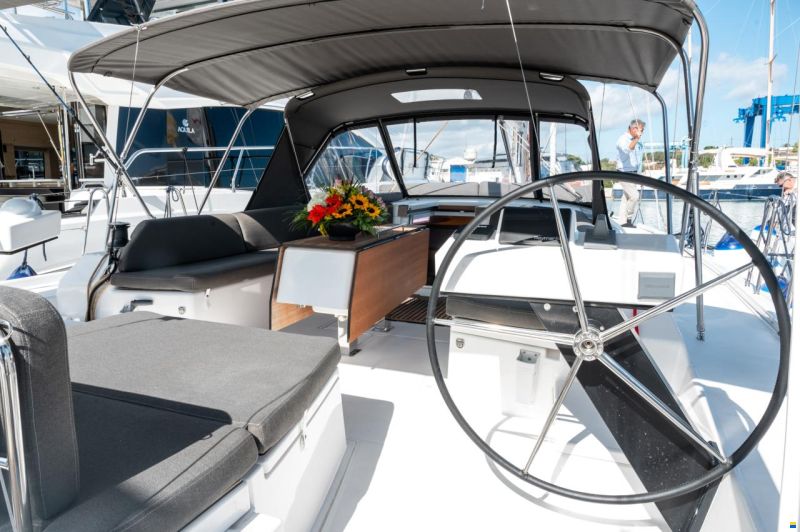 Dufour 470