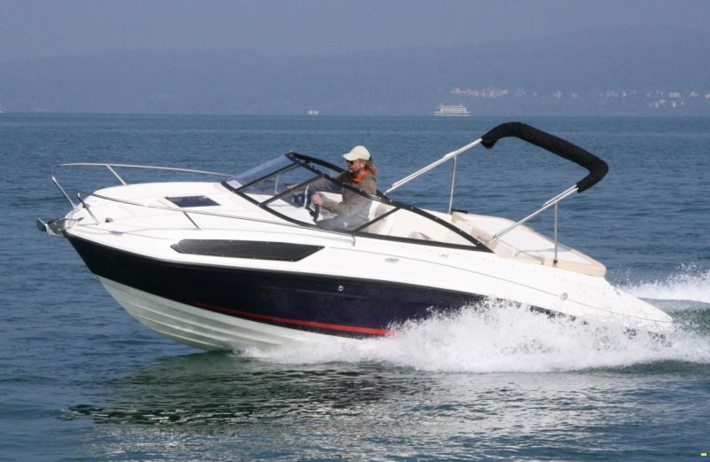Bayliner VR5 Cuddy