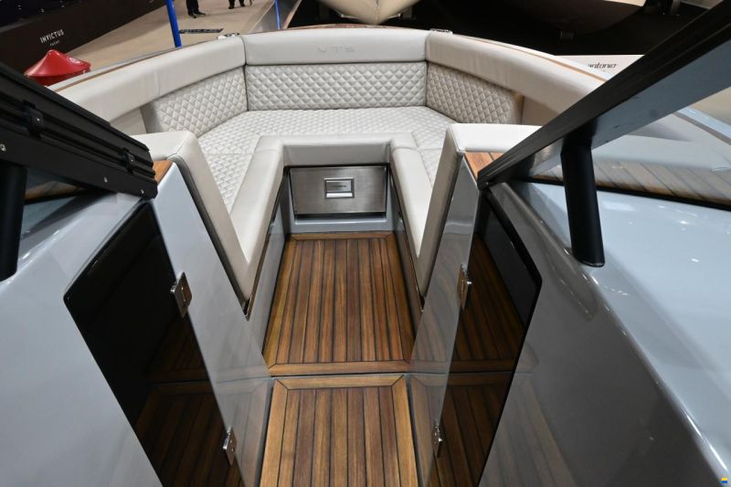 VTS Boats Flying Shark 7.7 Bowrider