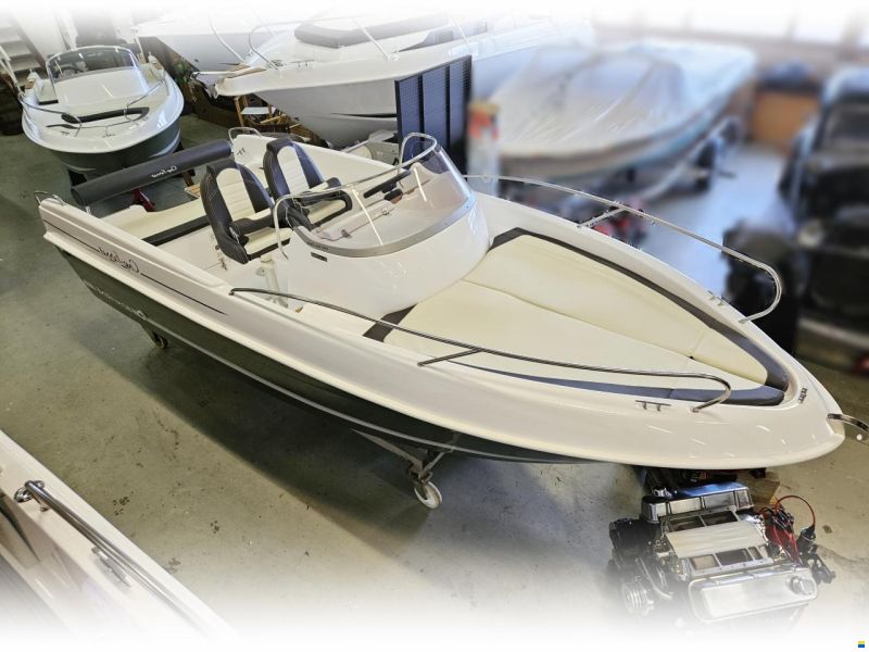 B2 Marine Cap Ferret 552 Sun Deck