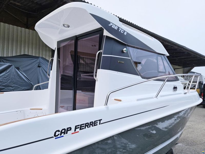 B2 Marine Cap Ferret 722 TC