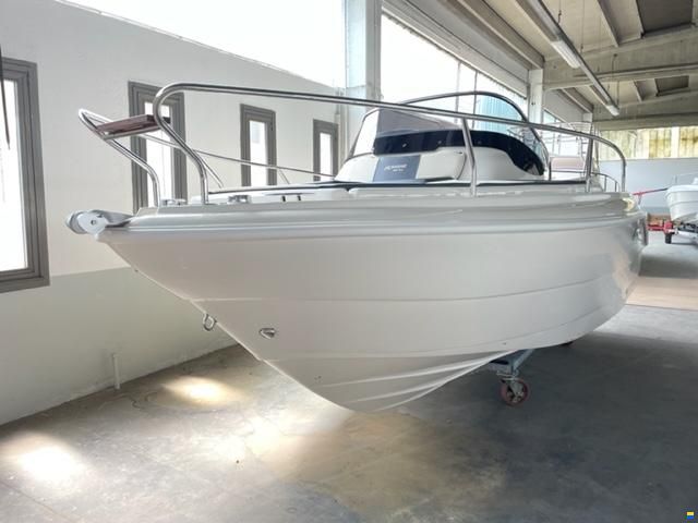 As Marine 590 Walk Around + Honda BF40E