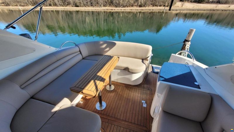 Sealine S38