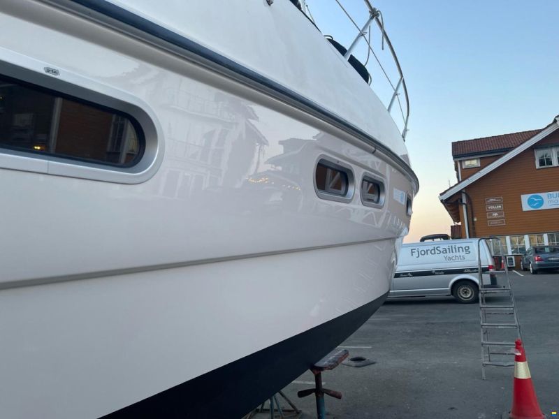 Sealine S38