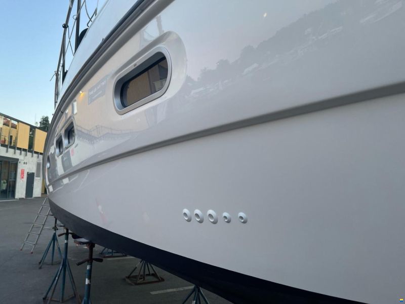 Sealine S38
