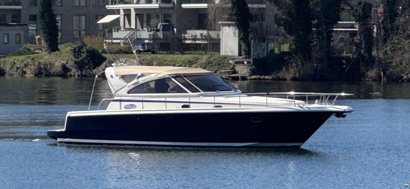 Cayman 38 WA