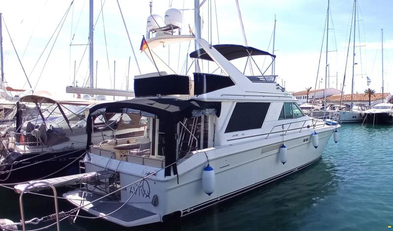 Sea Ray 500 Sedan
