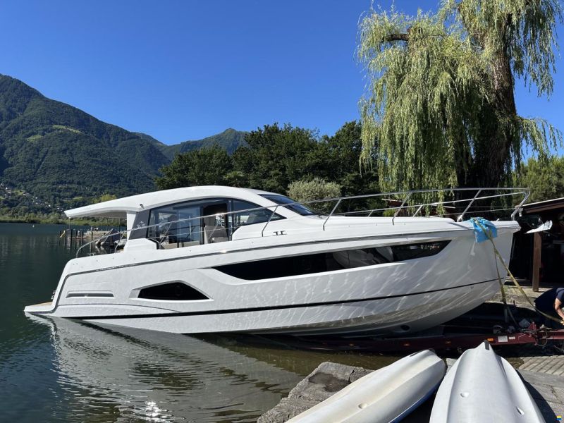 Sealine C390