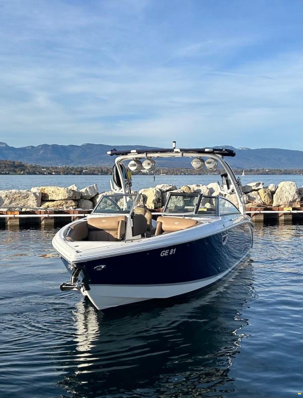Cobalt R7 Surf