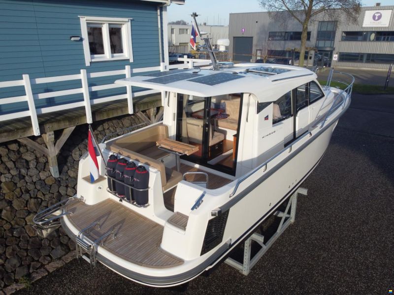 Nimbus 305 Coupe