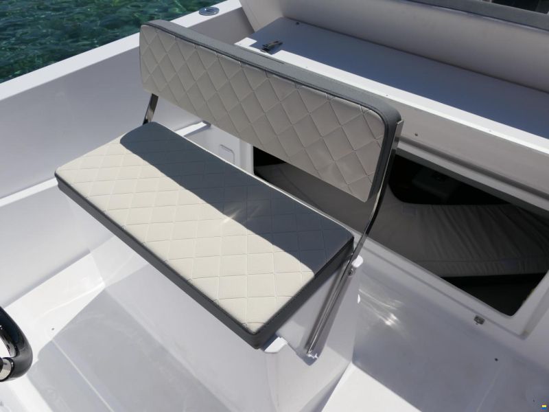 Infinity 575 MC