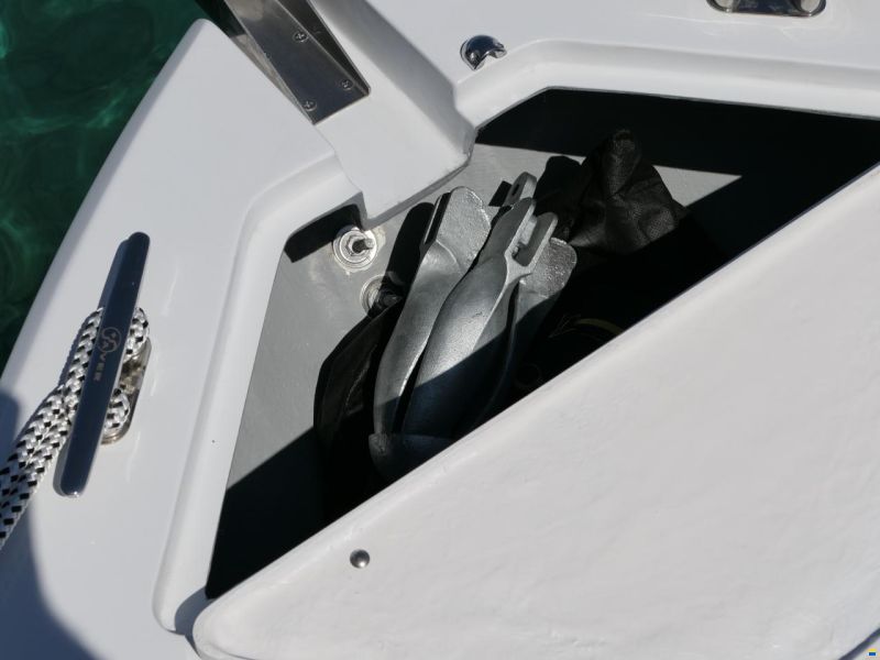 Infinity 575 MC