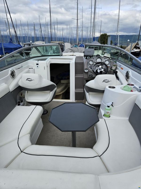 Rinker 246 CC
