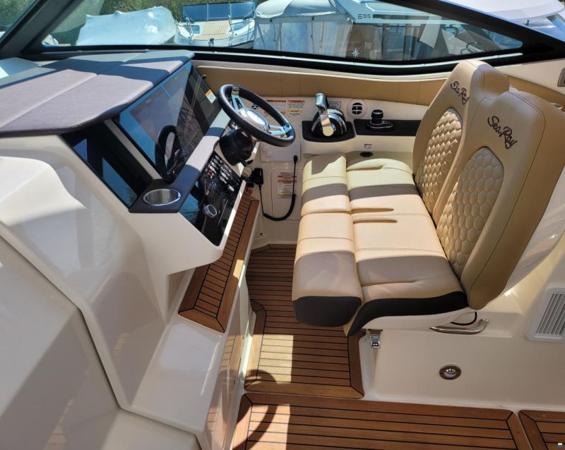 Sea Ray 320 DAE Sundancer