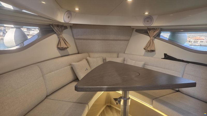 Sea Ray 320 DAE Sundancer