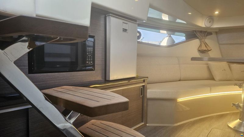 Sea Ray 320 DAE Sundancer