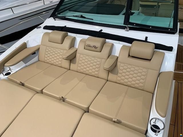 Sea Ray 320 DAE Sundancer
