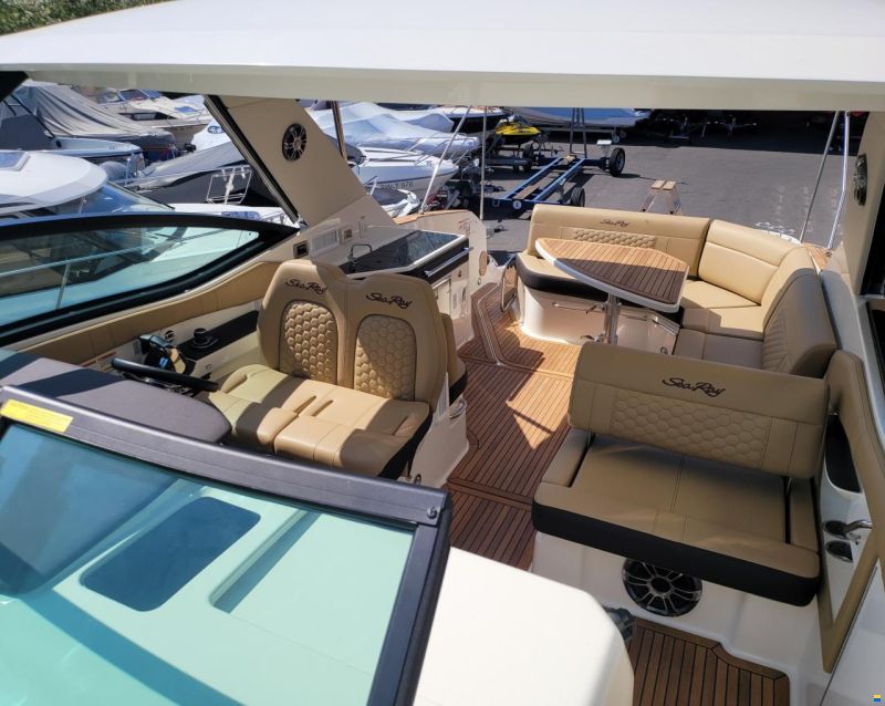 Sea Ray 320 DAE Sundancer