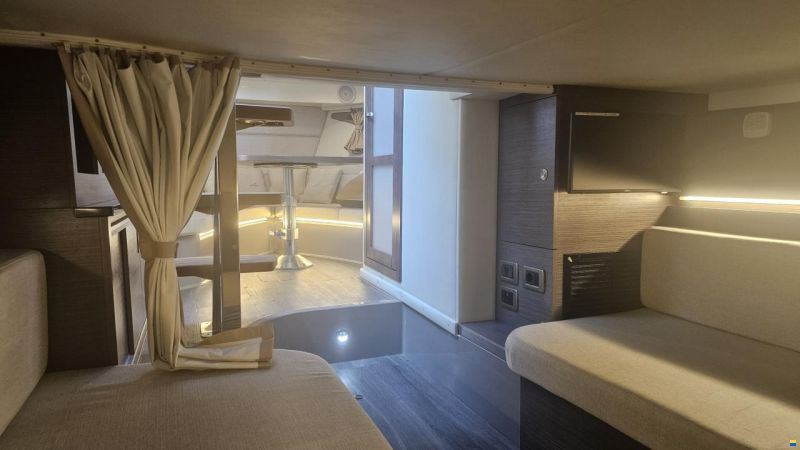 Sea Ray 320 DAE Sundancer